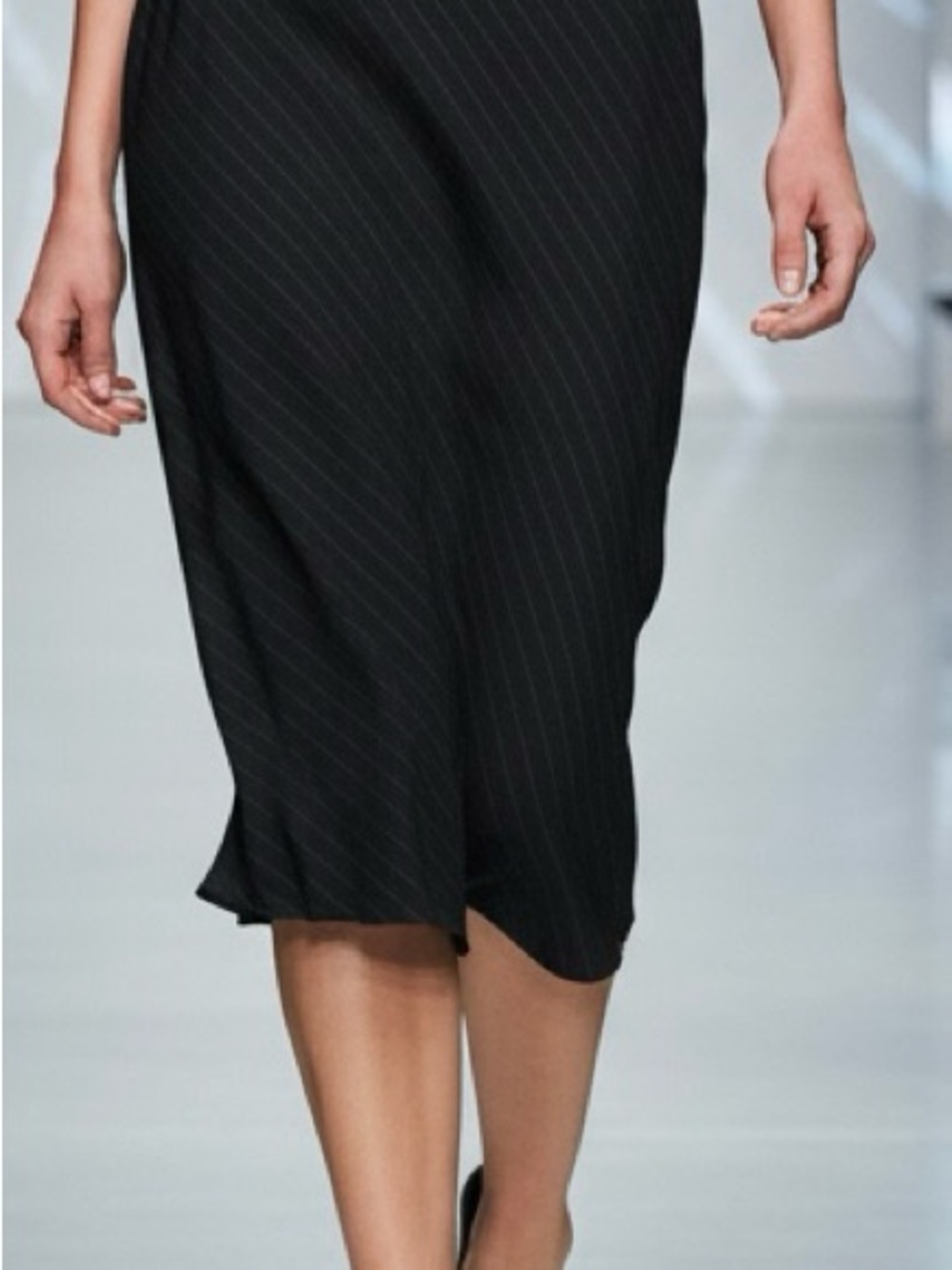 Max Mara Made in Italy Black Pinstripe Midi Skirt - Size 8